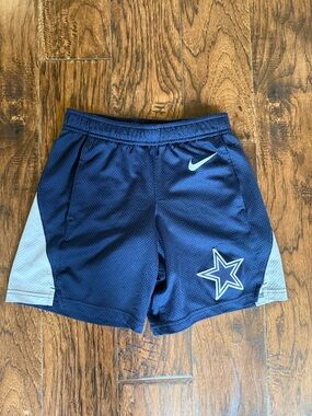 Dalllas Cowboys Nike Navy and Light Gray Athletic Shorts , size youth small